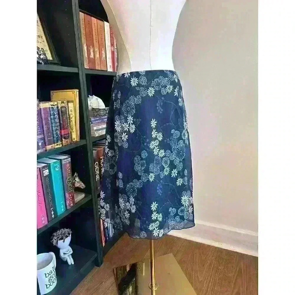 Cleo Petites Layered Floral Drape Skirt Size 8 - Picture 3 of 6